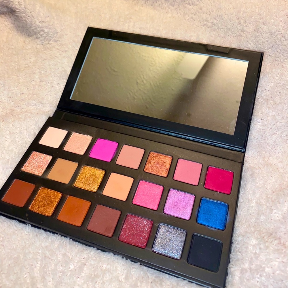 Kylie Cosmetics Limited edition Birthday Palette